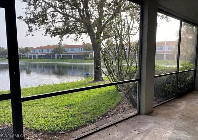 14712 Sutherland Ave in Naples, FL - Foto de edificio - Building Photo