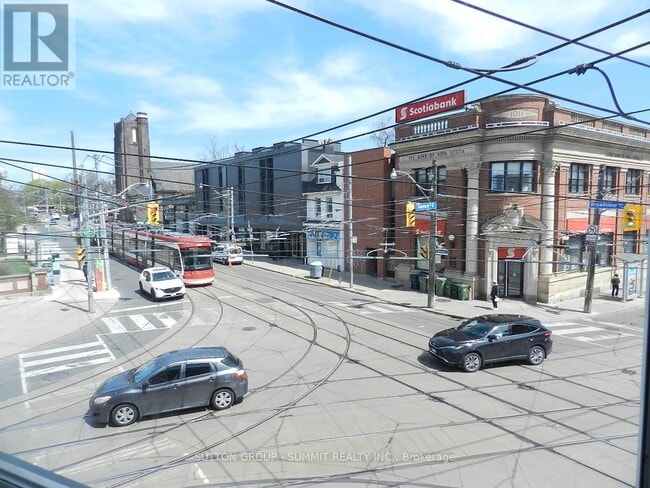 577-577 Gerrard St E