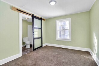 1208 Saratoga Dr in Charlotte, NC - Building Photo - Building Photo