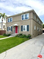 11928 Magnolia Blvd in Los Angeles, CA - Building Photo