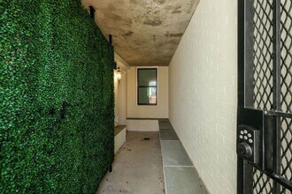 1979 Biltmore St NW in Washington, DC - Building Photo - Building Photo