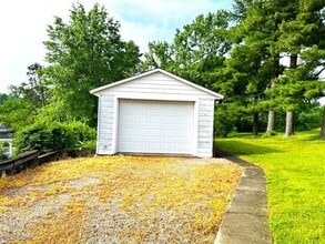 180 W Church St in Wintersville, OH - Building Photo - Building Photo