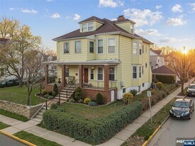 287 Hornblower Ave in Belleville, NJ - Building Photo