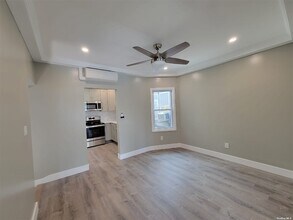 145 Jericho Turnpike-Unit -B in Mineola, NY - Building Photo - Building Photo