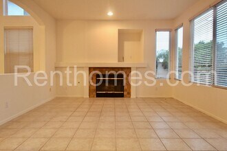 18701 Caminito Pasadero in San Diego, CA - Building Photo - Building Photo