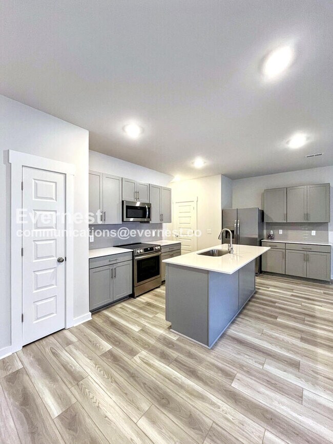 1624 Manuka Ln in Columbia, TN - Foto de edificio - Building Photo