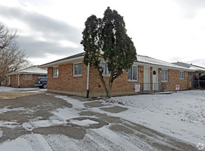 Lori Sue Gardens in Dayton, OH - Building Photo - Building Photo