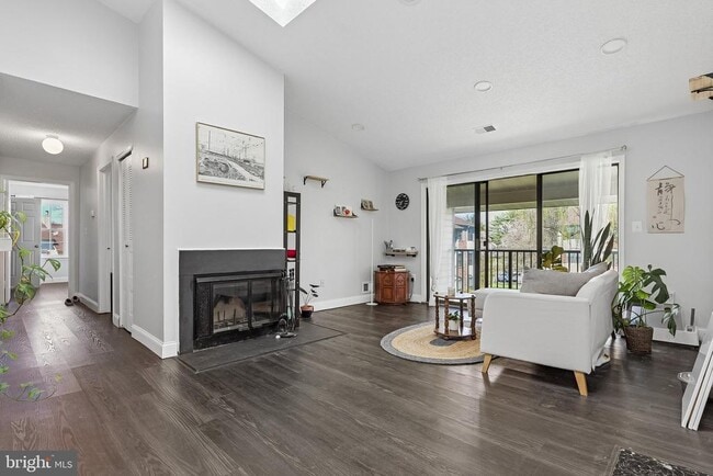 11 Poillon Ct in Lawrence Township, NJ - Building Photo - Building Photo