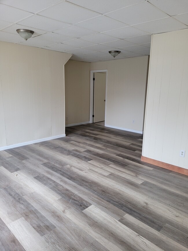 101 Mitchell St, Unit #2 in Endicott, NY - Foto de edificio - Building Photo