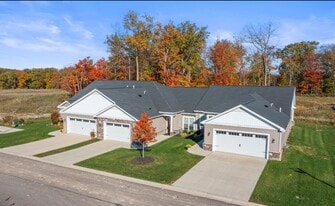 The Villas at Bakers Ridge in Strongsville, OH - Building Photo