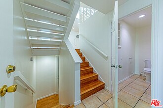 933 S Manhattan Pl in Los Angeles, CA - Building Photo - Building Photo