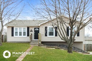 1705 N Blue Mills Rd in Independence, MO - Building Photo