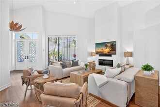 3296 Lookout Ln in Naples, FL - Building Photo - Building Photo