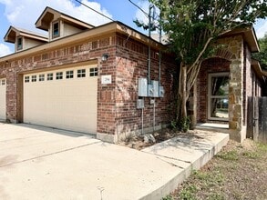 284 Rosalie Dr in New Braunfels, TX - Building Photo - Building Photo