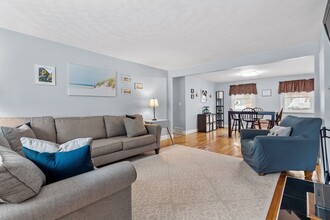 14 Curley Dr in Hudson, MA - Building Photo - Building Photo