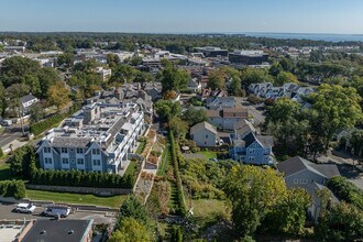 Beacon Hill II in Greenwich, CT - Building Photo - Building Photo