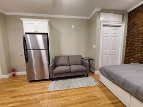 470 Commercial St, Unit 3 in Boston, MA - Building Photo - Building Photo