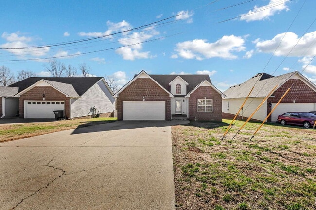 1854 Sage Meadow Ln in Clarksville, TN - Building Photo - Building Photo