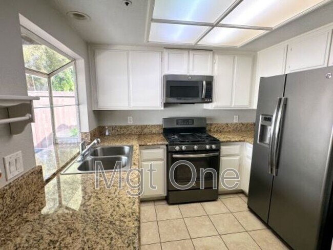 15317 Tobarra Rd in Fontana, CA - Building Photo - Building Photo