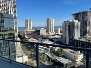 400 Central Ave in St. Petersburg, FL - Foto de edificio - Building Photo