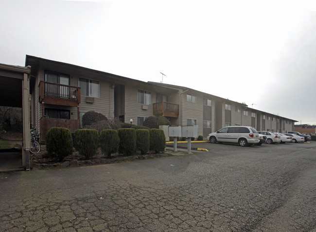 10900 SW Gaarde St in Tigard, OR - Foto de edificio - Building Photo