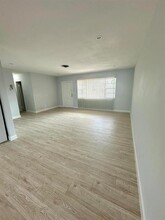 1643 Wiley St, Unit 10 in Hollywood, FL - Building Photo - Building Photo