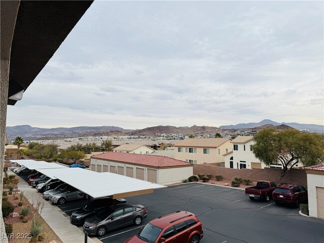 property at 2305 W Horizon Ridge Pkwy