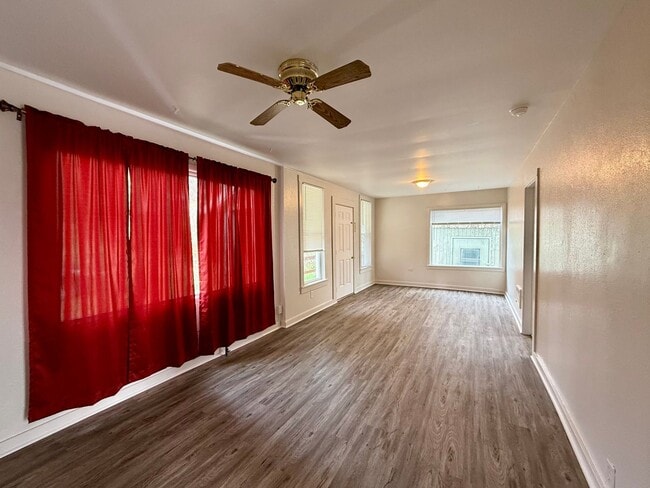 107 Adams Ave in La Grande, OR - Building Photo - Building Photo