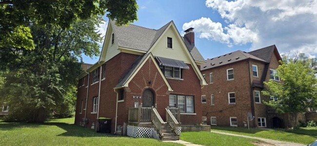 property at 58 Waldo St