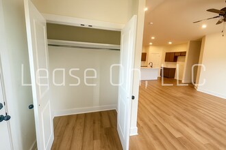 3775 S Bluelake Ct in Wichita, KS - Building Photo - Building Photo