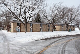 Sommerset Place in Brooklyn Center, MN - Building Photo