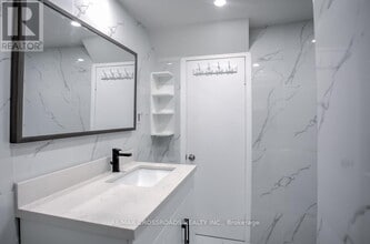 66 Bayhampton Crescent in Vaughan, ON - Building Photo - Building Photo