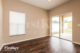 734 Star Pointe Dr in Seffner, FL - Building Photo - Building Photo