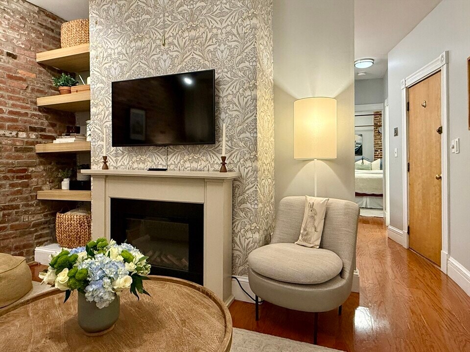 59 Myrtle St in Boston, MA - Building Photo