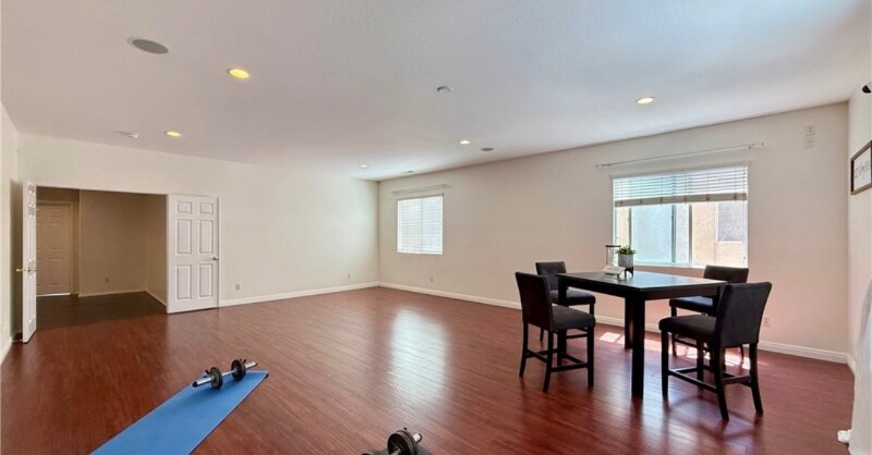 11958 Sunstone Ct in Jurupa Valley, CA - Foto de edificio