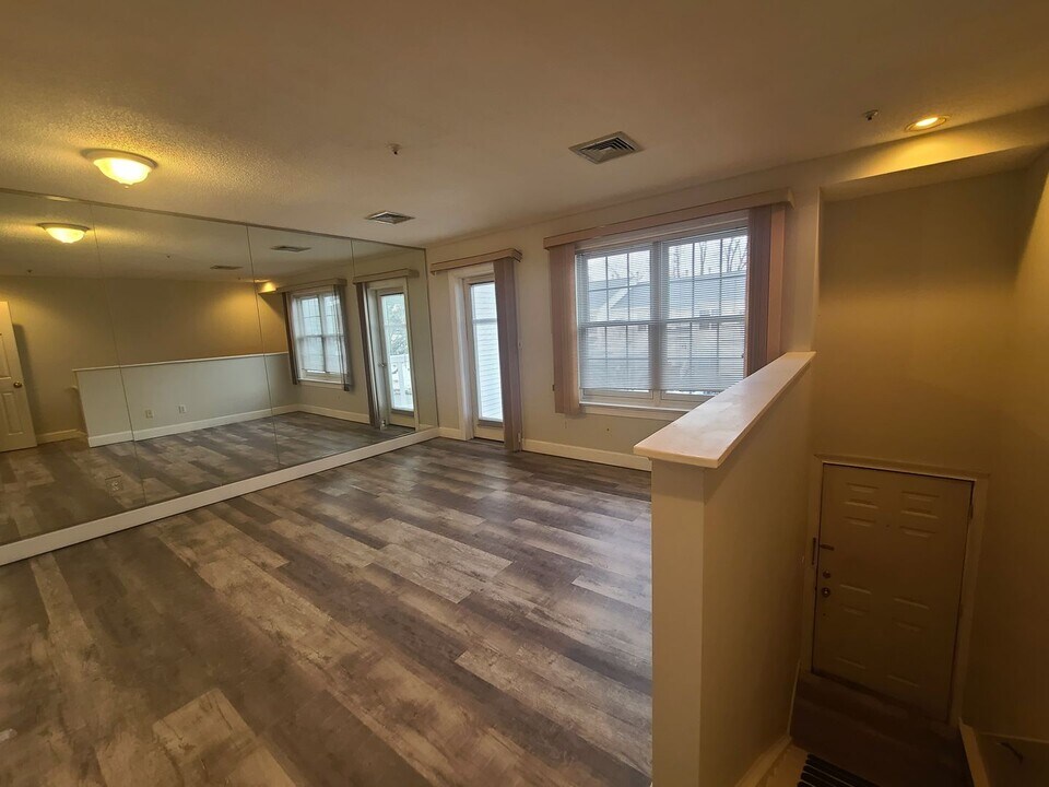 355 Old Tarrytown Rd in White Plains, NY - Building Photo