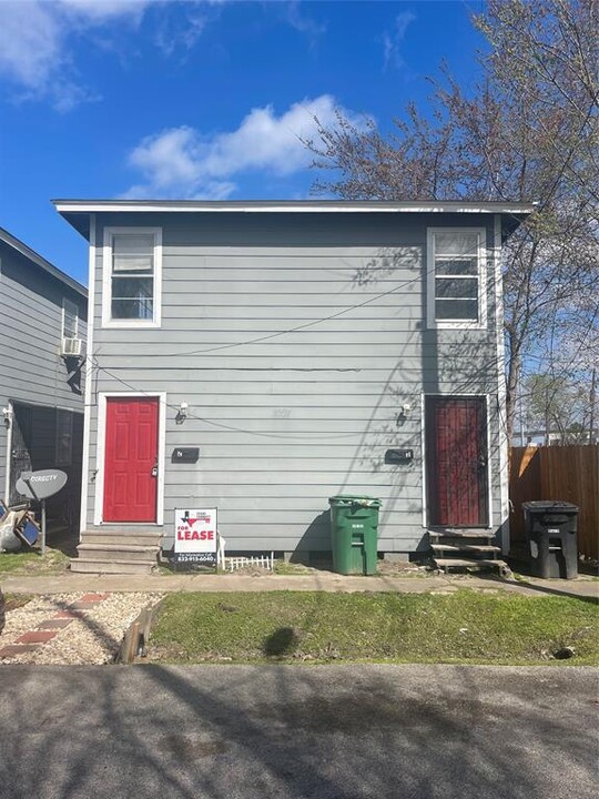 2907 Jewel St-Unit -2 in Houston, TX - Building Photo