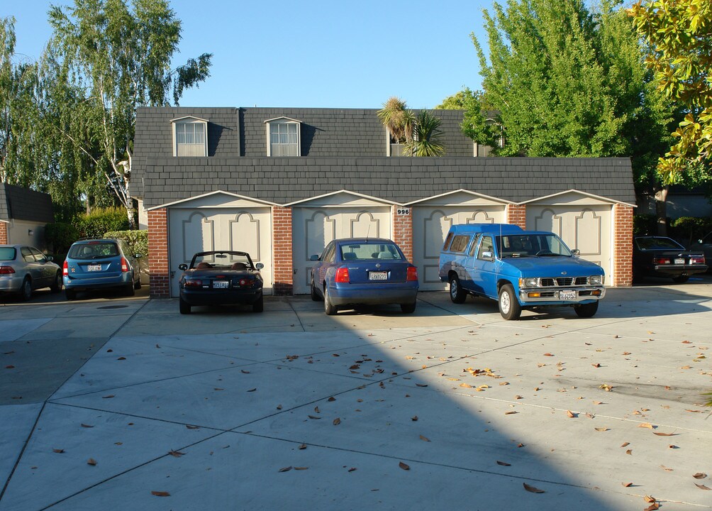 996 Ponderosa Ave in Sunnyvale, CA - Foto de edificio