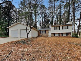 4669 S Landing Dr in Marietta, GA - Building Photo