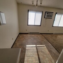 506 Jefferson St in Vermillion, SD - Building Photo - Building Photo