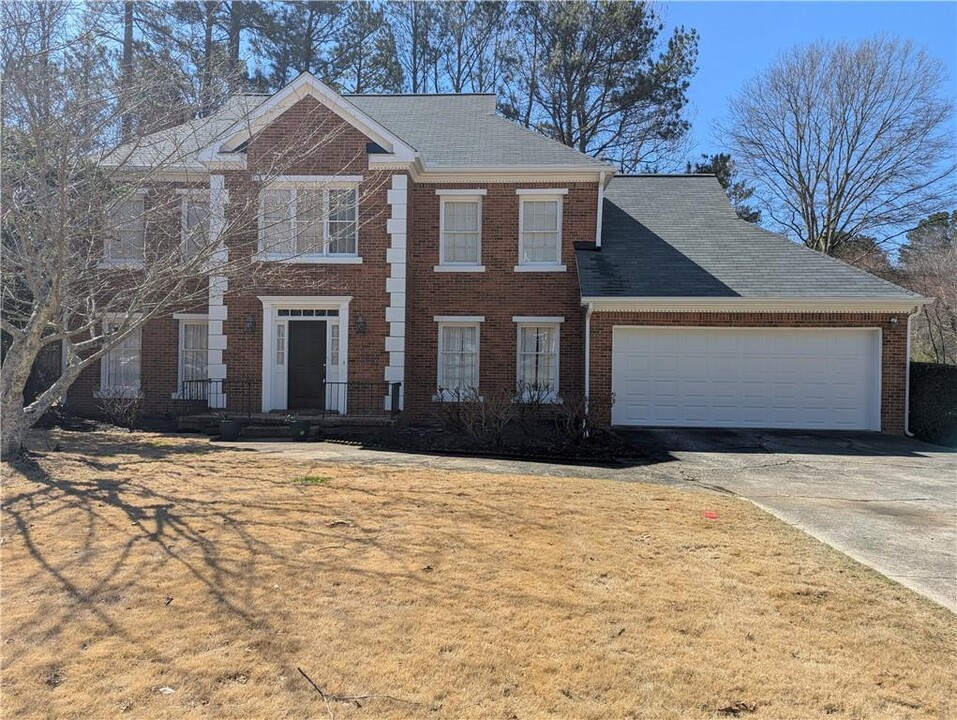 4662 Equestrian Way in Dunwoody, GA - Foto de edificio