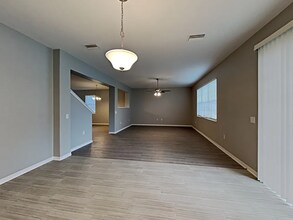 2117 Hunters Greene Dr in Lakeland, FL - Building Photo - Building Photo