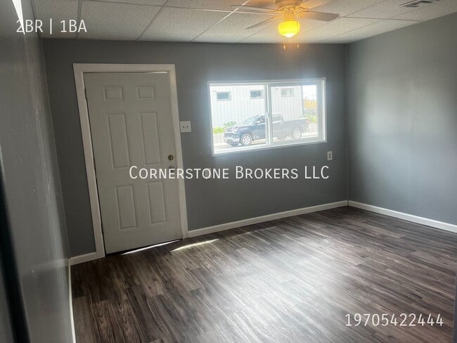 property at 213 E Edmunds St