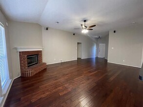 1405 High Crest Dr in Mansfield, TX - Building Photo - Building Photo