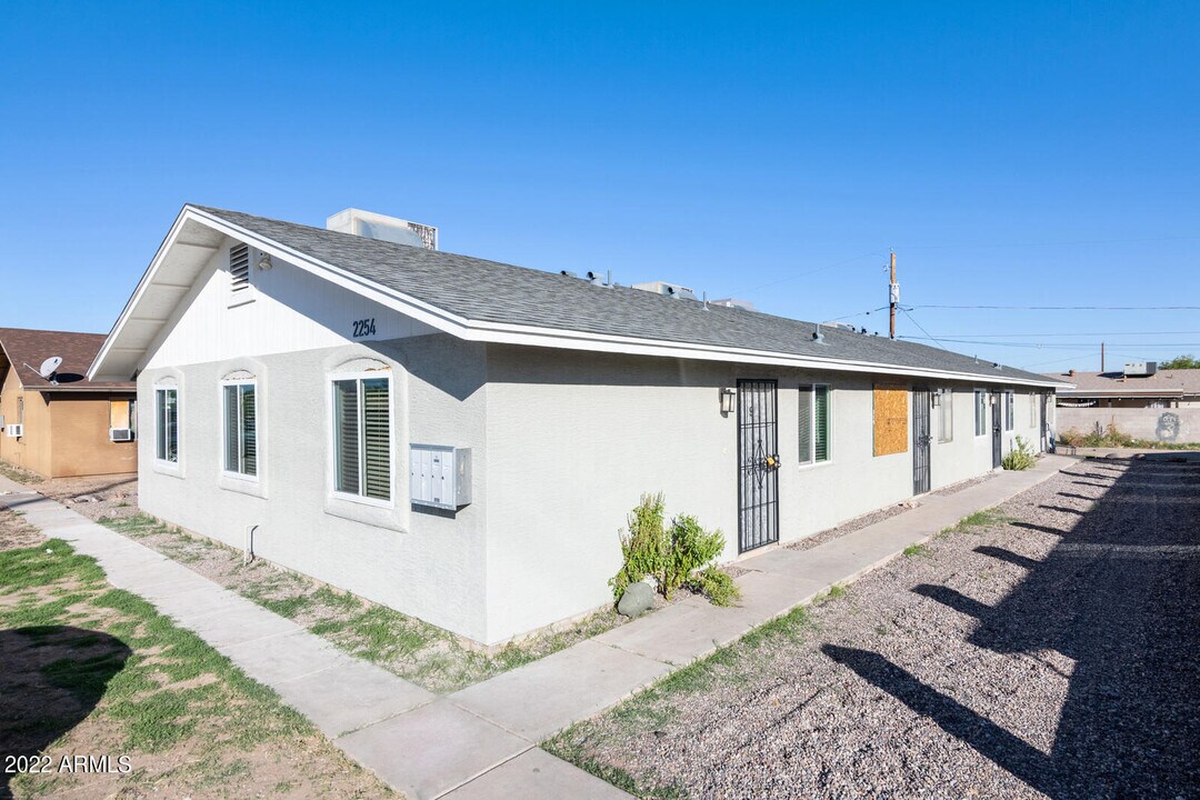2254 W Southern Ave-Unit -11 in Phoenix, AZ - Building Photo