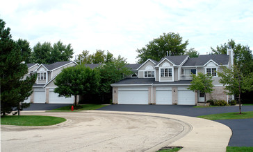 Hidden Cove Condominium in Palatine, IL - Building Photo - Building Photo