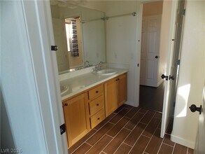 1208 Olivia Pkwy in Henderson, NV - Building Photo - Building Photo