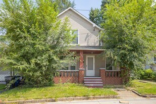 9005 Union in Cleveland, OH - Building Photo
