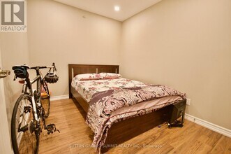 1490-1490 Bishops Gate in Oakville, ON - Building Photo - Building Photo