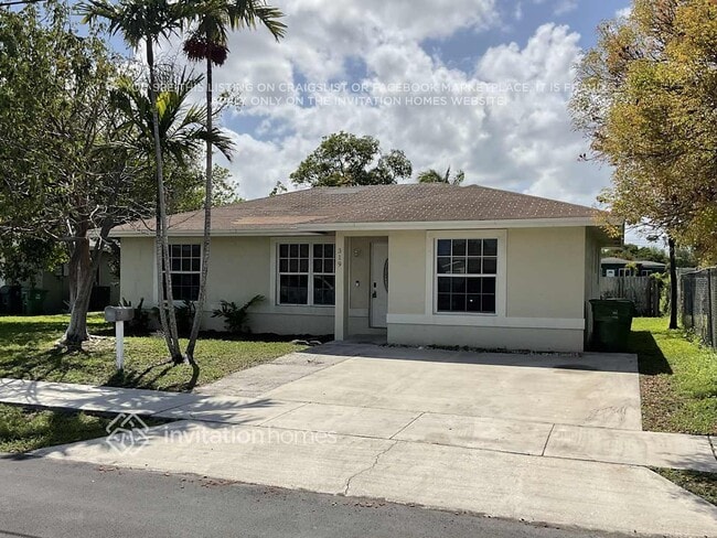 319 NW 5th Ave in Hallandale Beach, FL - Foto de edificio - Building Photo